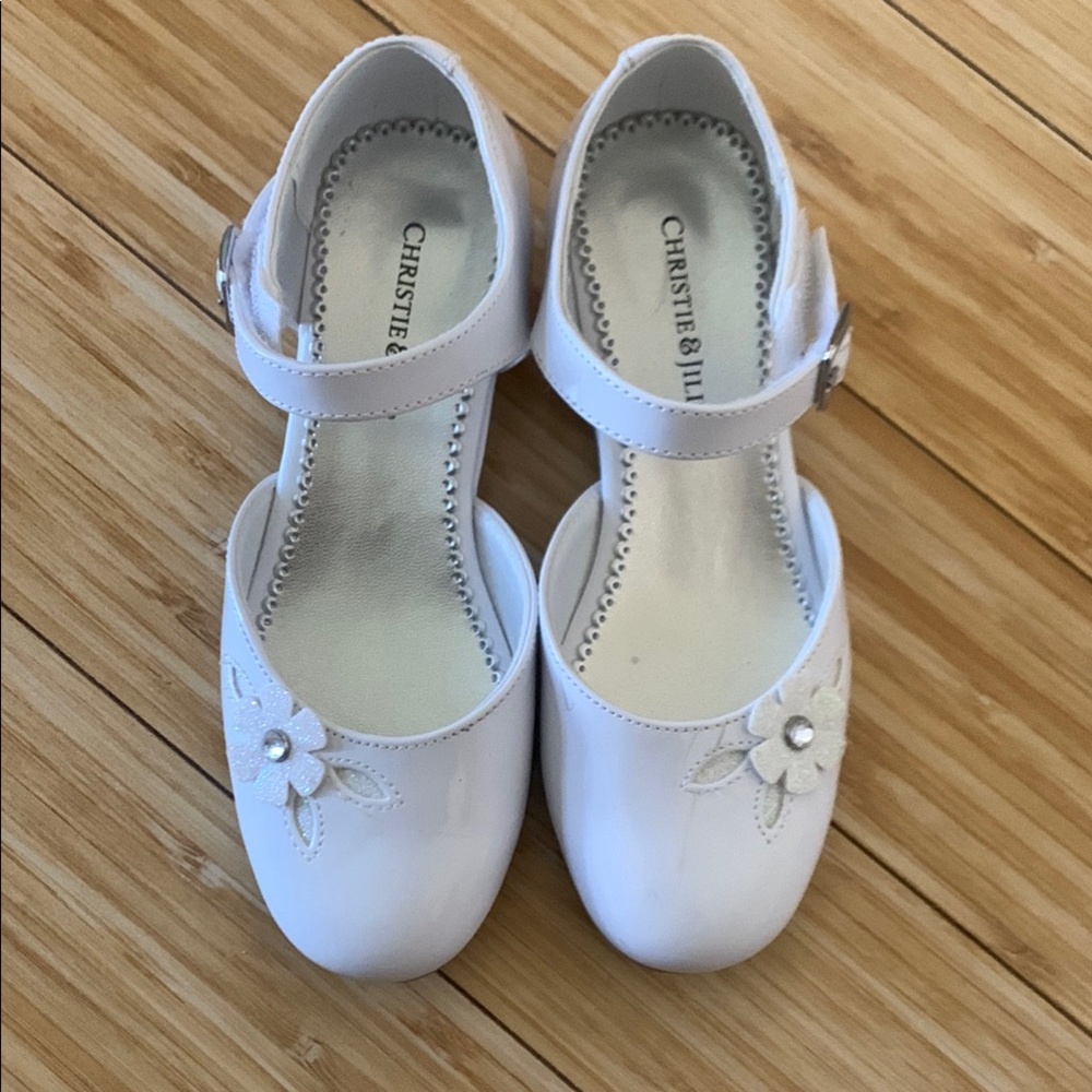 White Dress Shoes with Mary Jane Style and Textured Fabric